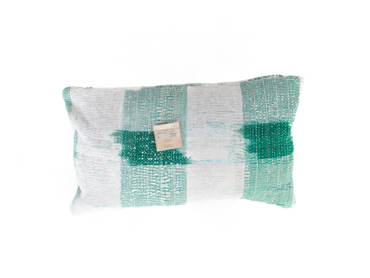 Sari pillowcase 30x50 with white and turquoise/green patchwork, dotted and woven patterns and unique oriental details - Indian Indian pillowcase for boho and vintage sari pillows