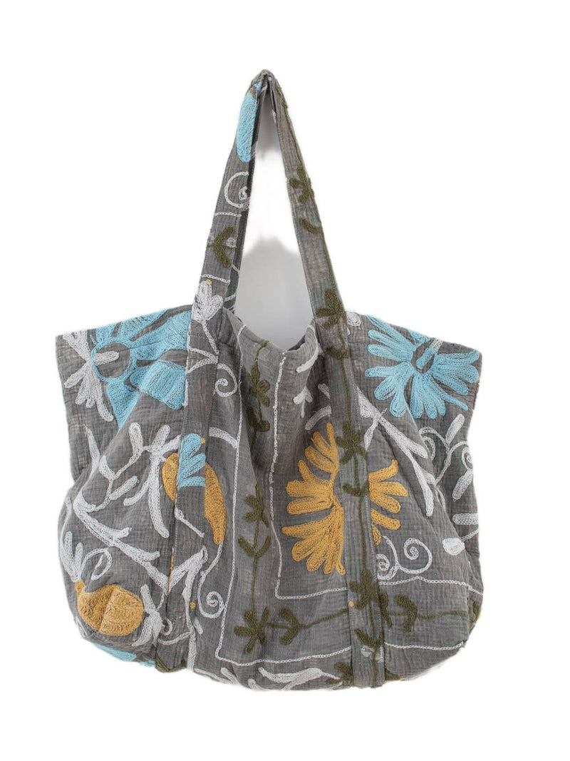 Suzani Vintage Beach dahinter