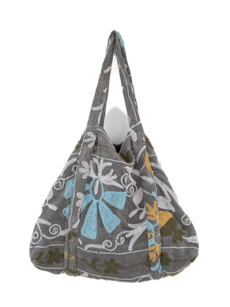 Suzani Vintage Beach dahinter