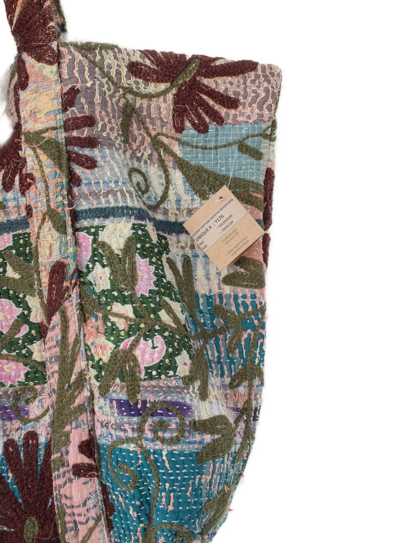 Suzani Vintage Beach dahinter