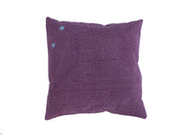 Purple sari pillowcase 50x50 with fine white dot pattern and small blue floral motifs - unique Indian vintage sari pillow in boho/bohemian oriental style.